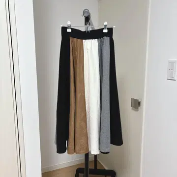 패널 스커트
