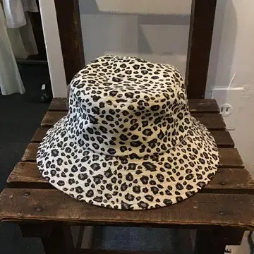 레오파드 무늬 버킷 햇 코튼