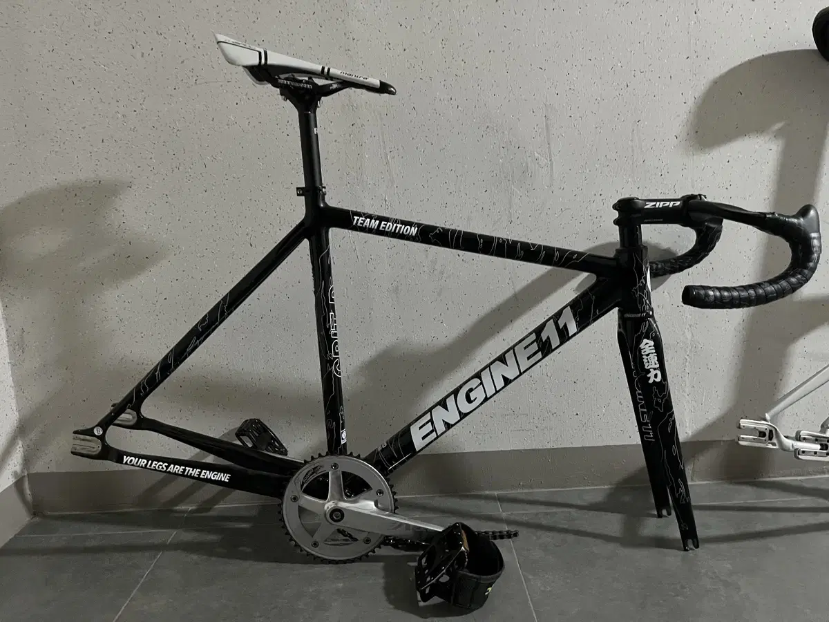 Engine11 Team Edition Krit D fixed gear vahn bike