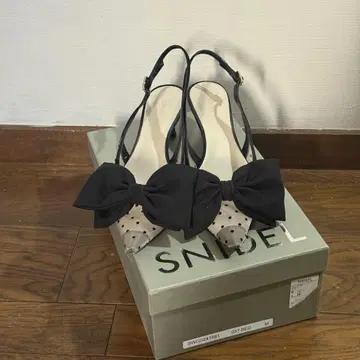 SNIDEL 도트 메쉬 리본 모티브 샌들