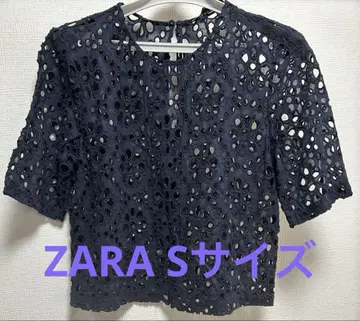 새상품급 자라 우먼 ZARA 펀칭 플라워 블라우스 블랙 루즈핏 S