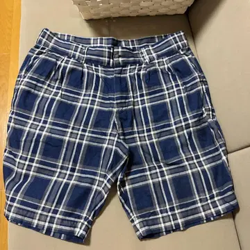 다케오 키쿠치 네이비와 화이트 체크 무늬 숏 팬츠