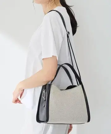 알파 큐빅 블랙/베이지 숄더백