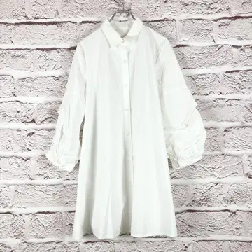r154 화이트 벌룬 슬리브 셔츠