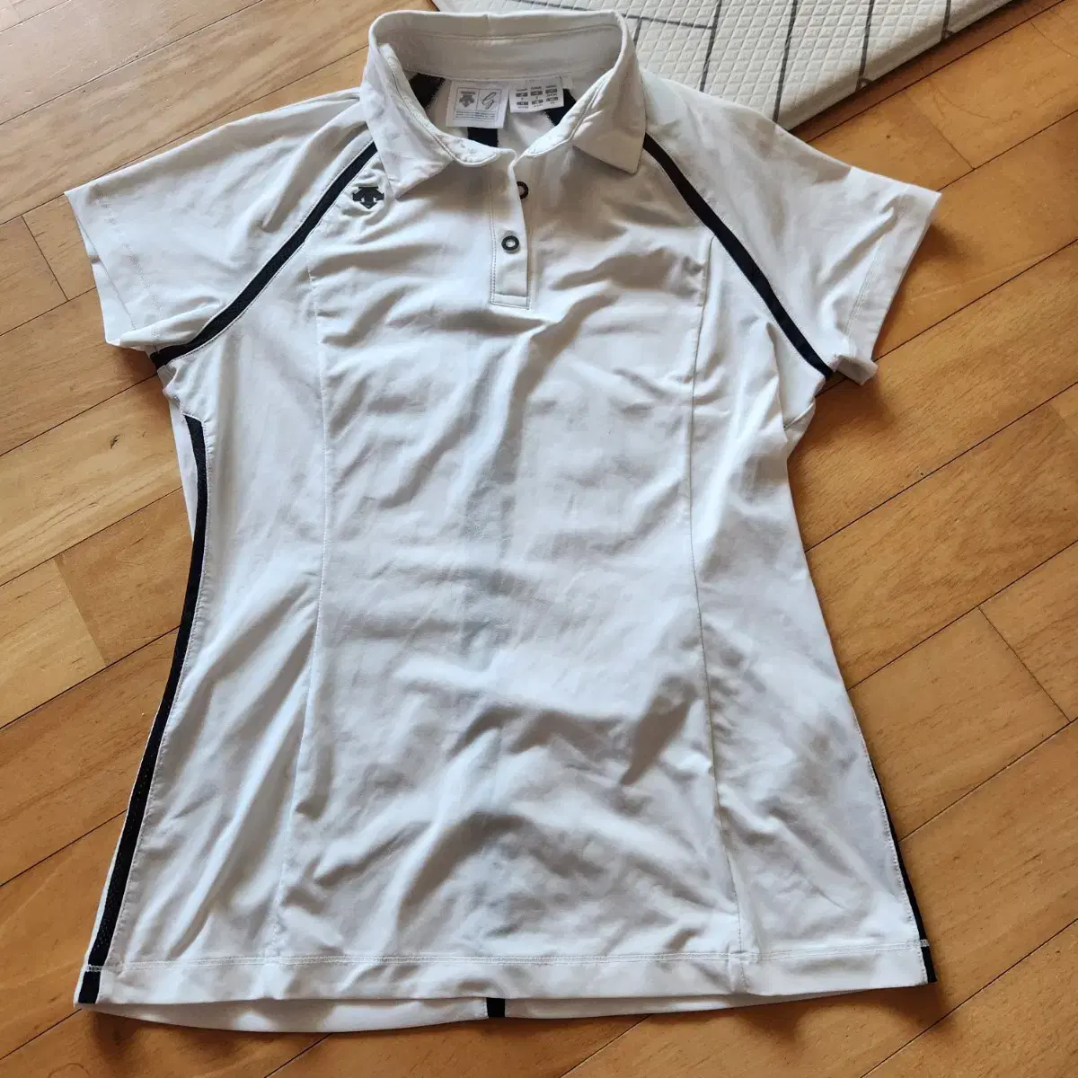 Descente Women's Golf Short Sleeve T-Shirt