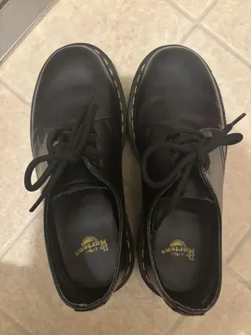 Dr. Martens 블랙 로퍼 6 US