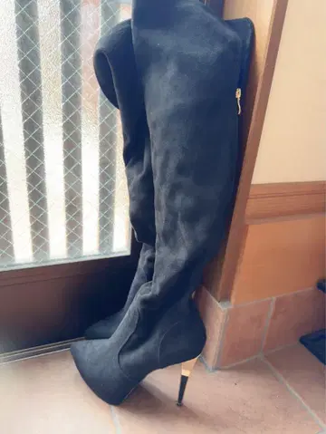 블랙 스웨이드 니하이 부츠 하이 힐