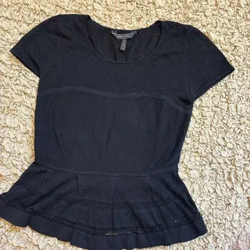 BCBGMAXAZRIA 블랙 페플럼 니트 M