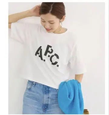 아페쎄 별주 DECALE 프린트 티셔츠 이에나