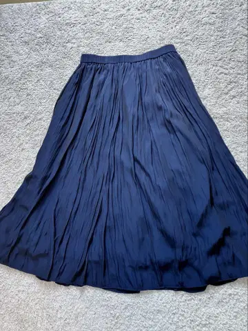 알파 큐빅 플리츠 롱 스커트 네이비 L~XL 상당 허리 밴딩