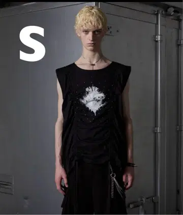 GRANCY 셔링 디자인 라인 스톤 그래픽 슬리브리스 T S5