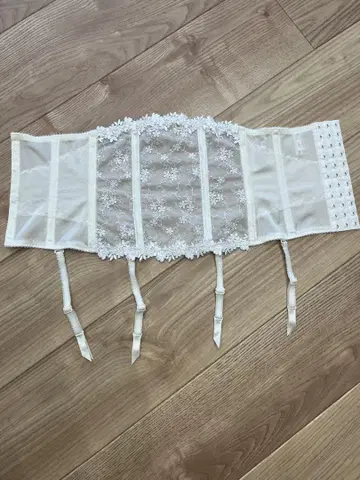 와코루 브라이덜 64 사이즈 레이스 장식