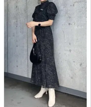 rienda 꽃무늬 반팔 원피스 블랙