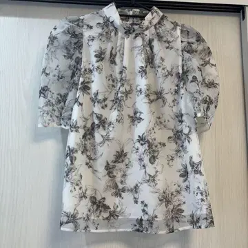 JUSGLITTY 꽃무늬 블라우스 화이트