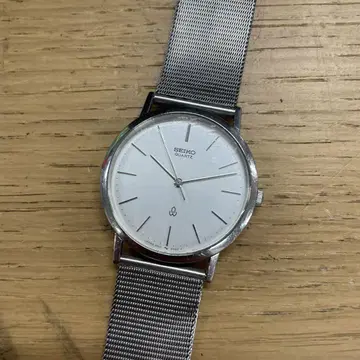 작동 제품 SEIKO 2621-0110 라운드 실버 쿼츠 손목 시계