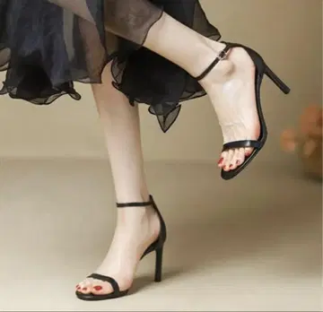 MT GRACE 블랙 스트랩 샌들