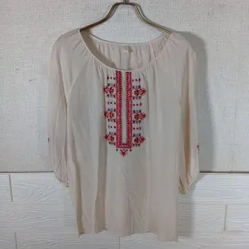 Vintage 자수 탑