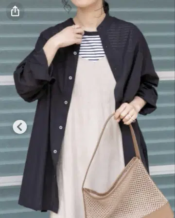 블랙 버튼이 달린 롱 셔츠