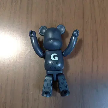 BE@RBRICK 다크 그레이 G 로고 피규어 고질라