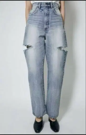 moussy THIGH SLIT LOOSE STRAIGH 23인치