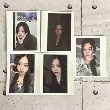 CLASS:y 지민 사인 폴라로이드