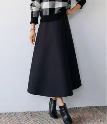 본딩 볼륨 플레어 롱 스커트