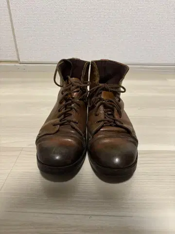 브라운 레이스업 가죽 워크 부츠 25.5~26.0cm