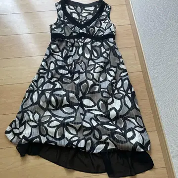 MICHEL KLEIN 꽃무늬 슬리브리스 원피스 38