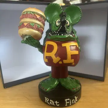 Rat Fink 피규어 햄버거 포함