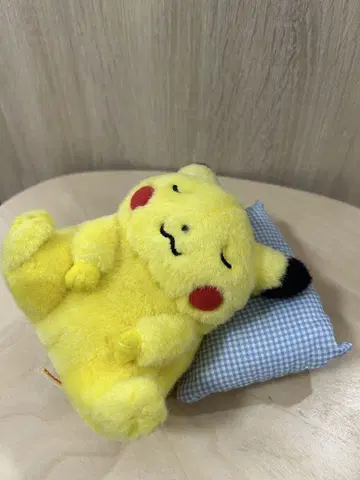 TOMY 제 피카츄 봉제 인형 자고 있는 모습 초기