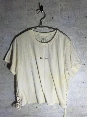 록시 아이보리 티셔츠 사이드 레이스업