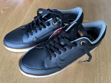 VANS 블랙 스니커즈