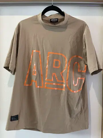 ARCHIVO 베이지 티셔츠 ARC 로고 50 사이즈