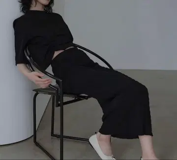 MEER. HEM SHIRRING TEE 블랙