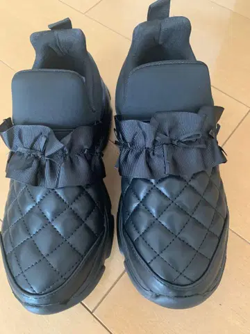 아오키 미사코 시마무라 산리오 콜라보 스니커즈 24cm