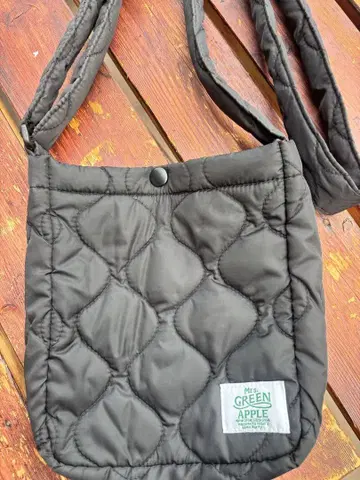 Mrs. GREEN APPLE 퀼팅 숄더백