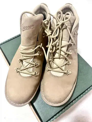 Danner 베이지 하이컷 신발 박스 포함 27.0