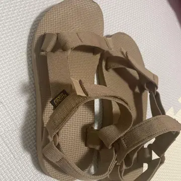 Teva 베이지 스포츠 샌들