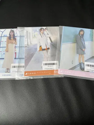 노기자카46 야다 모에카, 유키 나오, 사토 카에데 브로마이드