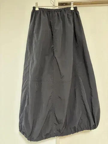 ZARA 나일론 스토퍼 스커트 블랙 S 사이즈
