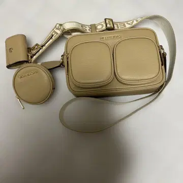 JET SET ITEM 크로스 바디 위드 테크 어태치 미디엄