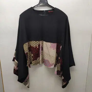 시선당 블랙 패턴 블라우스