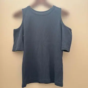 사야카다비스 크롭드 숄더 티셔츠