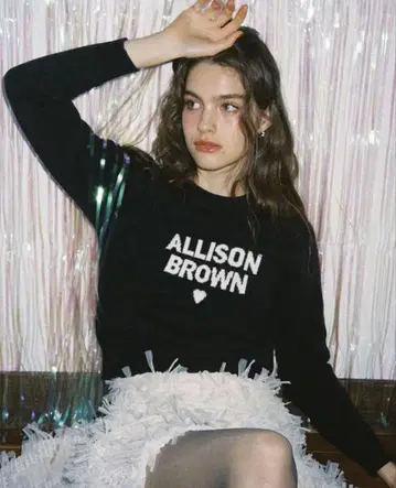 ALLISON BROWN 블랙 긴팔 상의