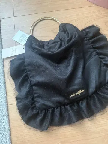 MaisondeFLEUR 프릴이 달린 블랙 핸드백 미사용 새상품 택 포함