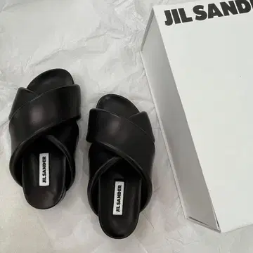 JIL SANDER 크로스오버 스트랩 패트 샌들 블랙