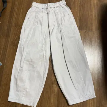 휴일과 시 모자 꽁지 팬츠