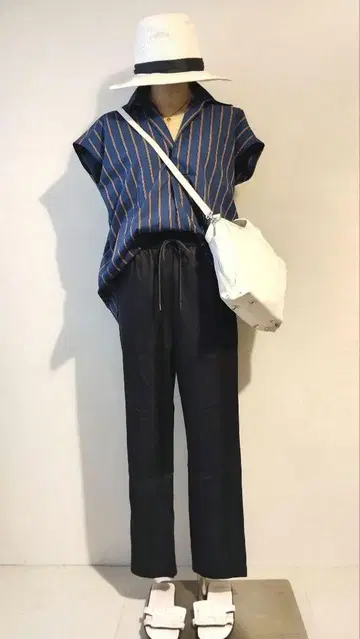 C6085 네이비 코디