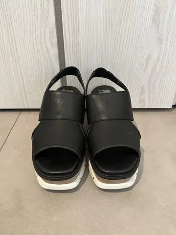 소렐 조아니 3 슬링백 샌들 23cm