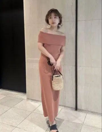 오프숄더 니트 원피스 프레이 아이디
